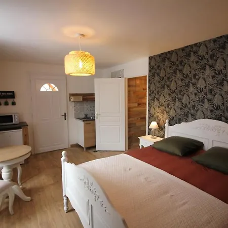 Les Petits Jardins De De Charme 3*