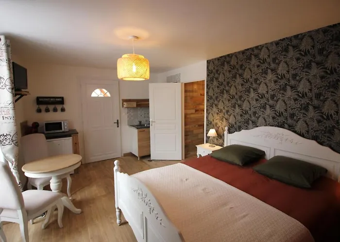 Les Petits Jardins De De Charme 3*